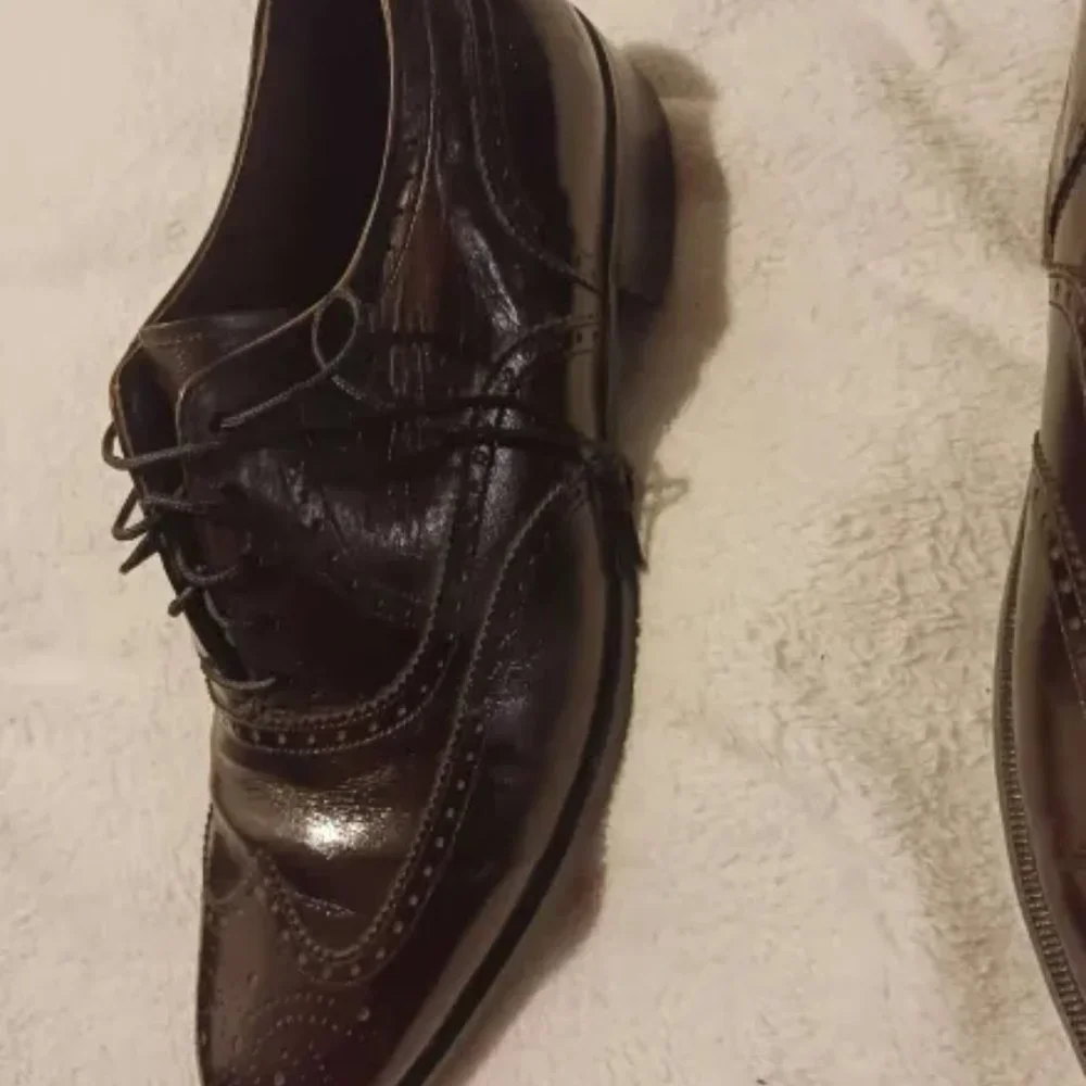 Mens Shoes - Picture 2 of 7